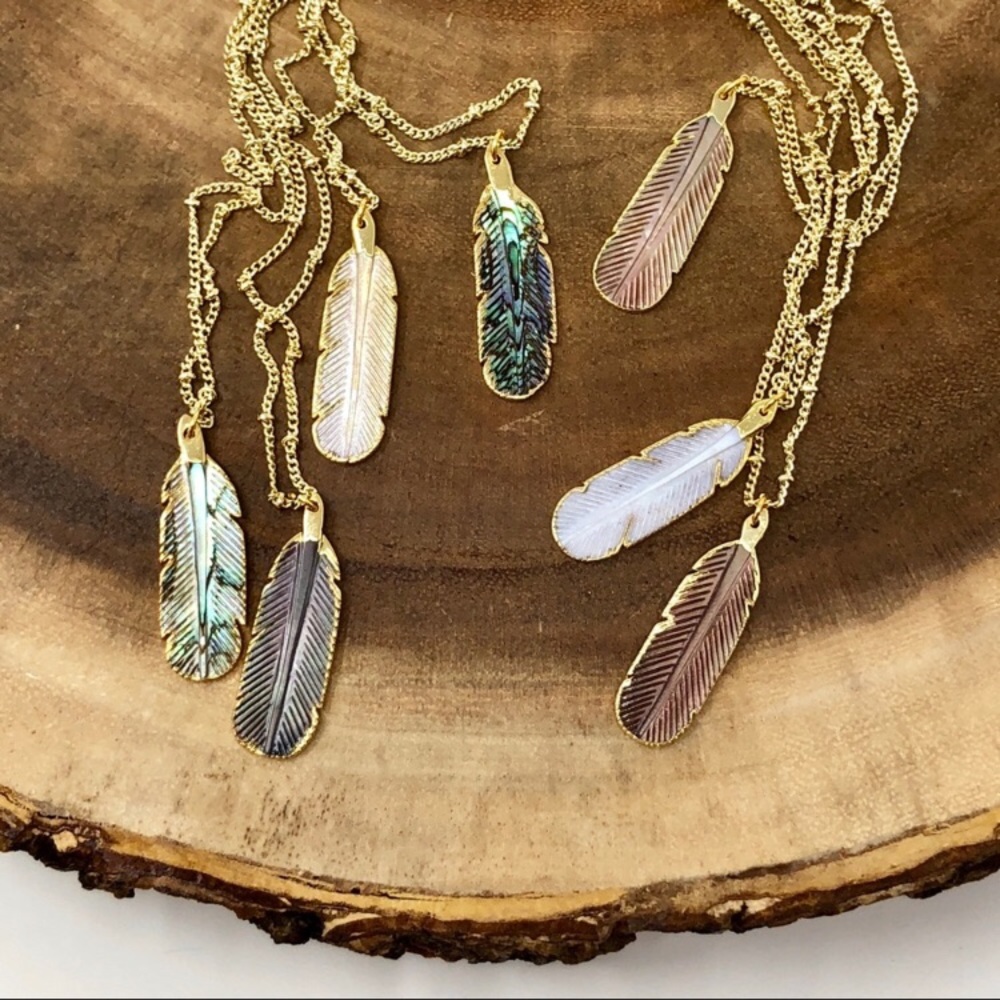 🖤Host Pick🖤 Carved Shell Feather Necklace - Picture 3 of 5